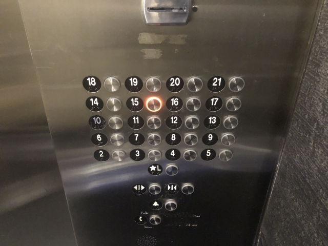 JWマリオットロサンゼルスのエレベーター