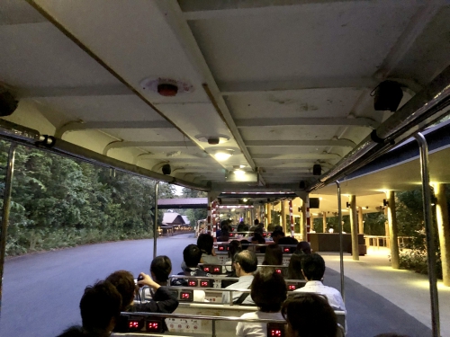 ナイトサファリシンガポールの専用トラム